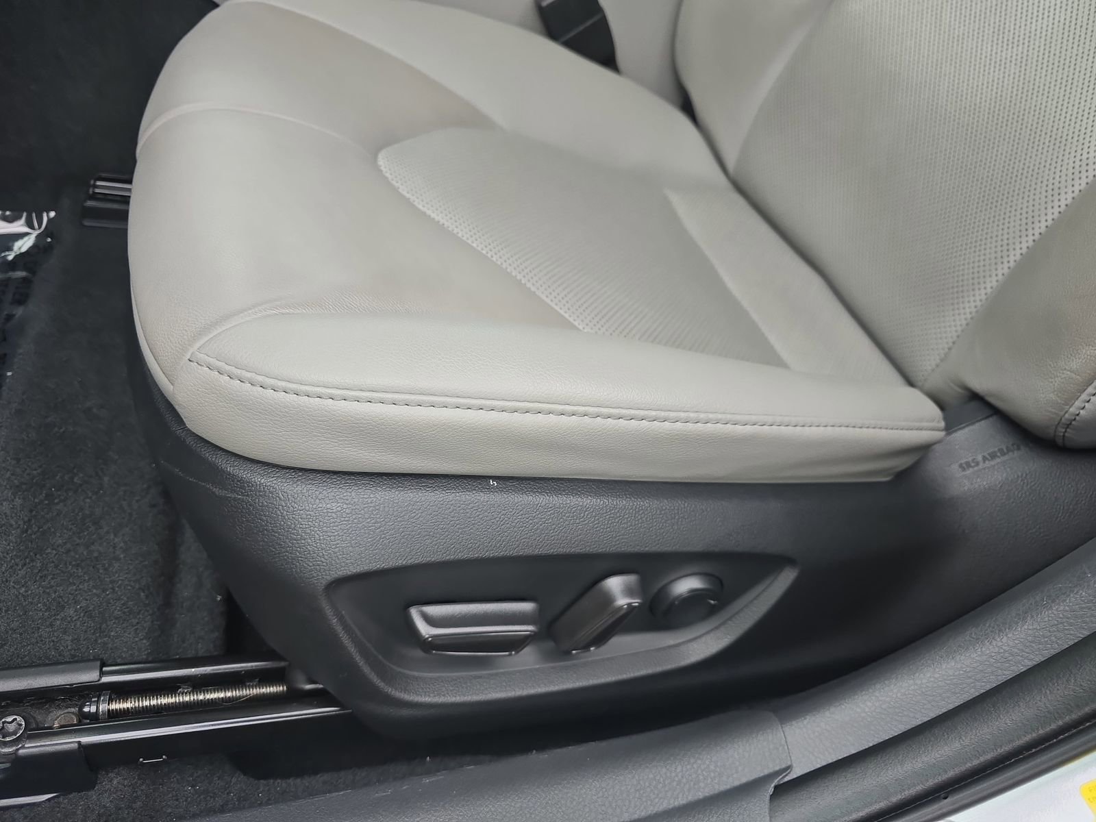 Used 2022 Toyota Camry XLE image 31