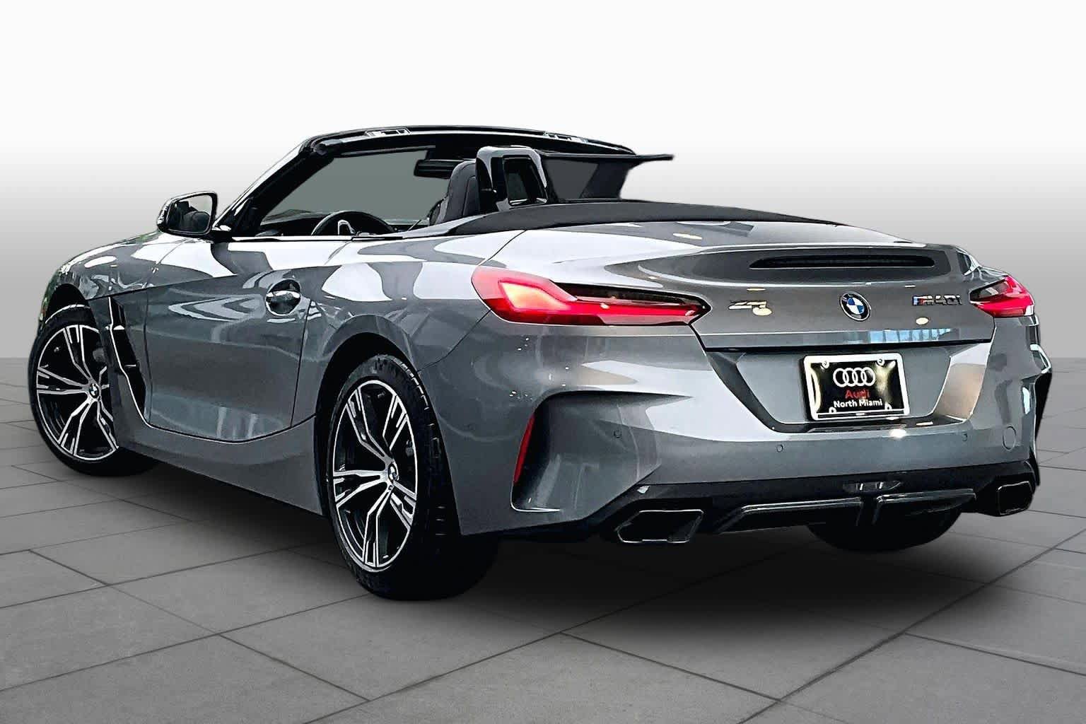 Used 2026 BMW Z4 M40i RWD image 12
