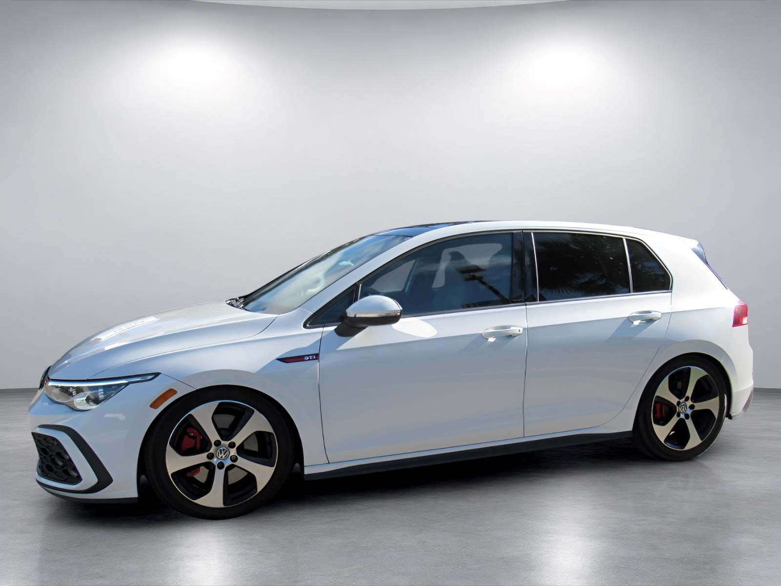 Used 2022 Volkswagen GTI SE FWD image 4