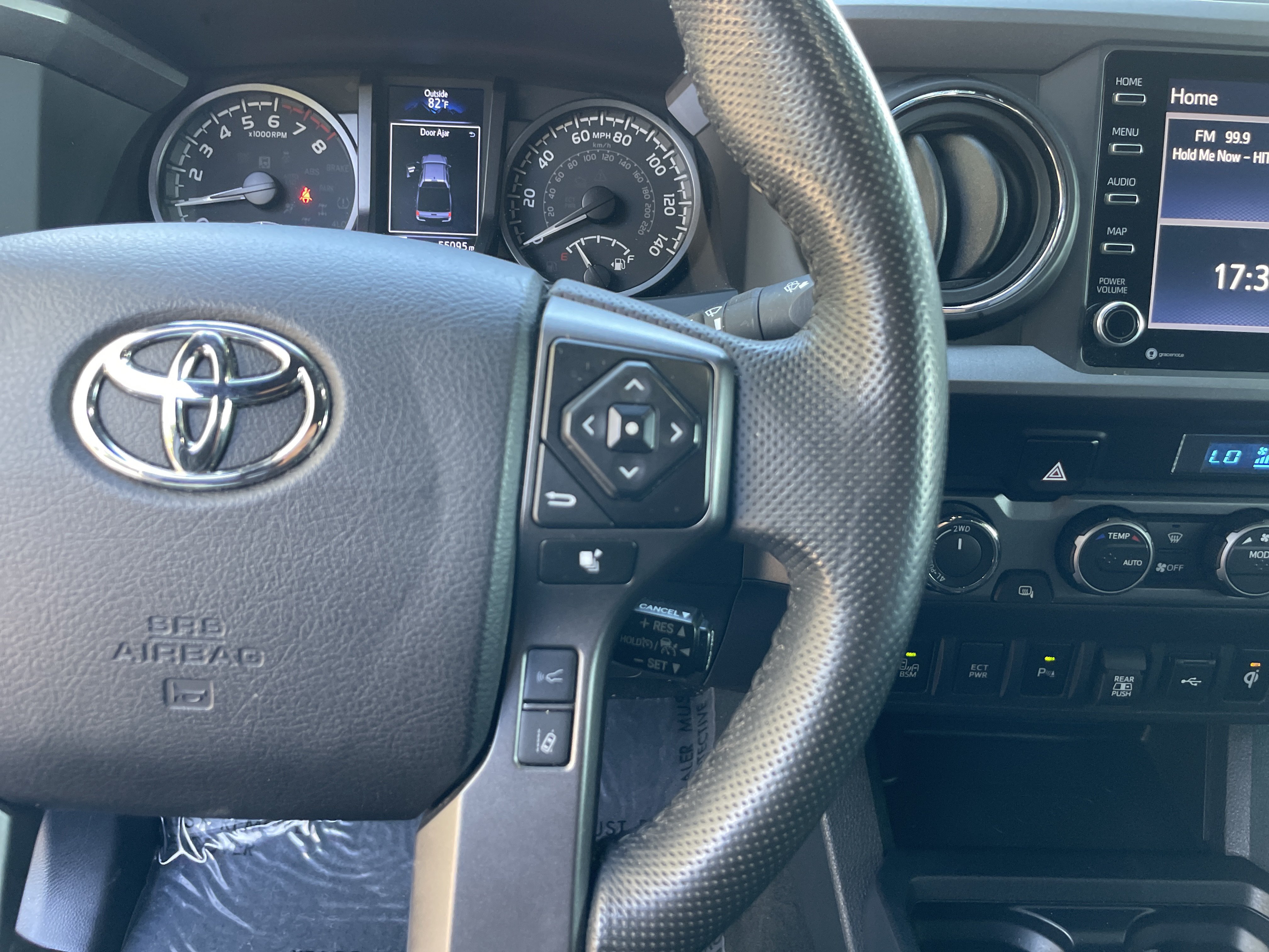Used 2022 Toyota Tacoma TRD Sport w/ Technology Package AWD/4WD image 19