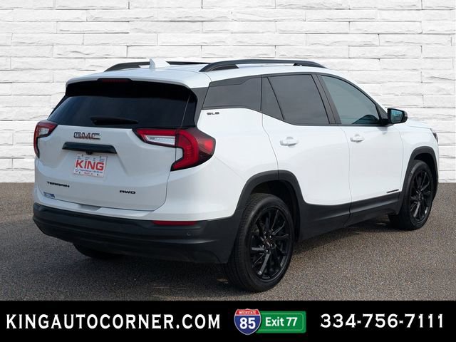 Used 2024 GMC Terrain SLE w/ Driver Convenience Package image 5