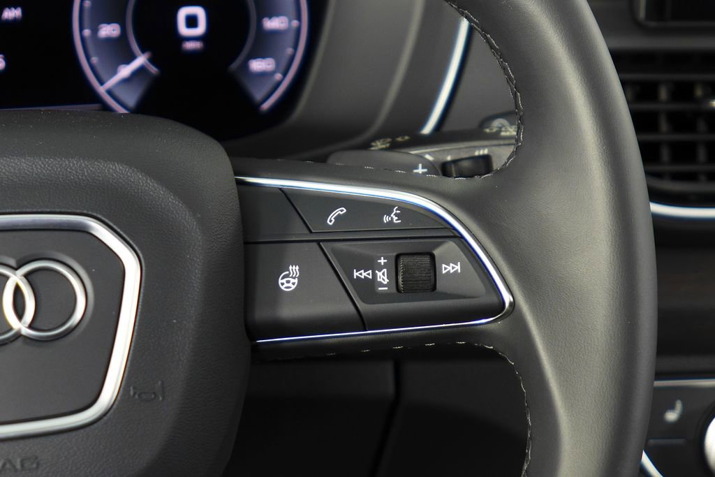 Used 2025 Audi Q5 e Premium Plus w/ Premium Plus Package image 28