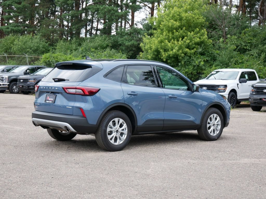 Certified 2025 Ford Escape Active w/ Tech Pack #1 AWD/4WD image 3
