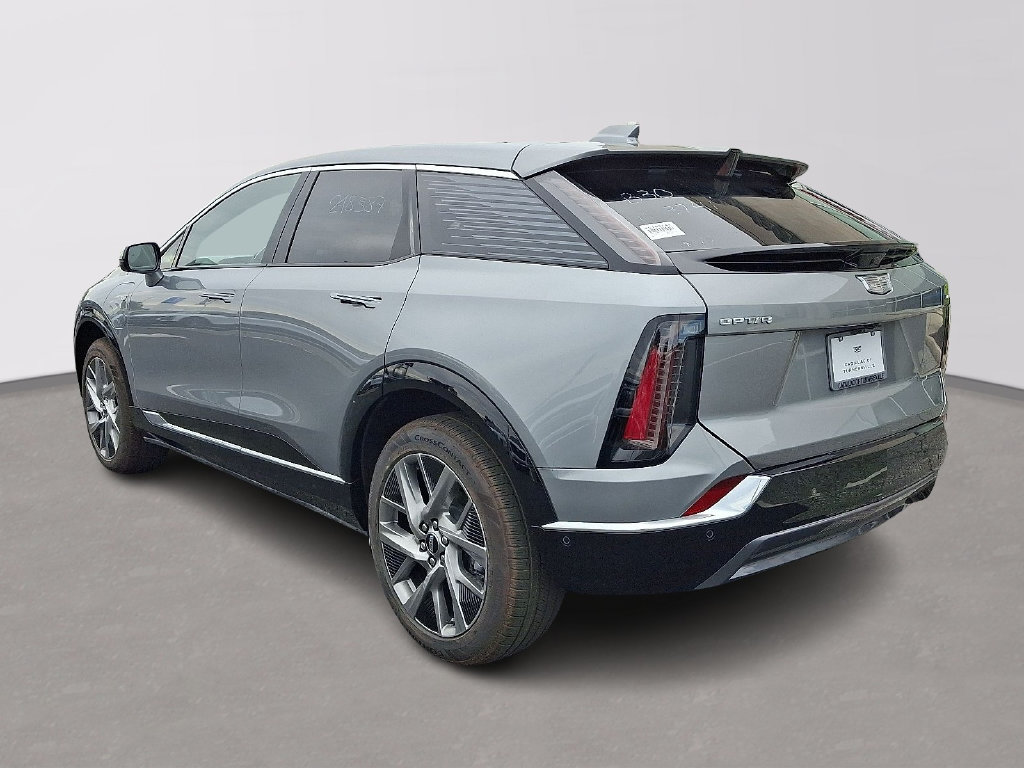 New 2027 Cadillac Optiq Luxury w/ LPO, Floor Liner Package AWD/4WD image 3