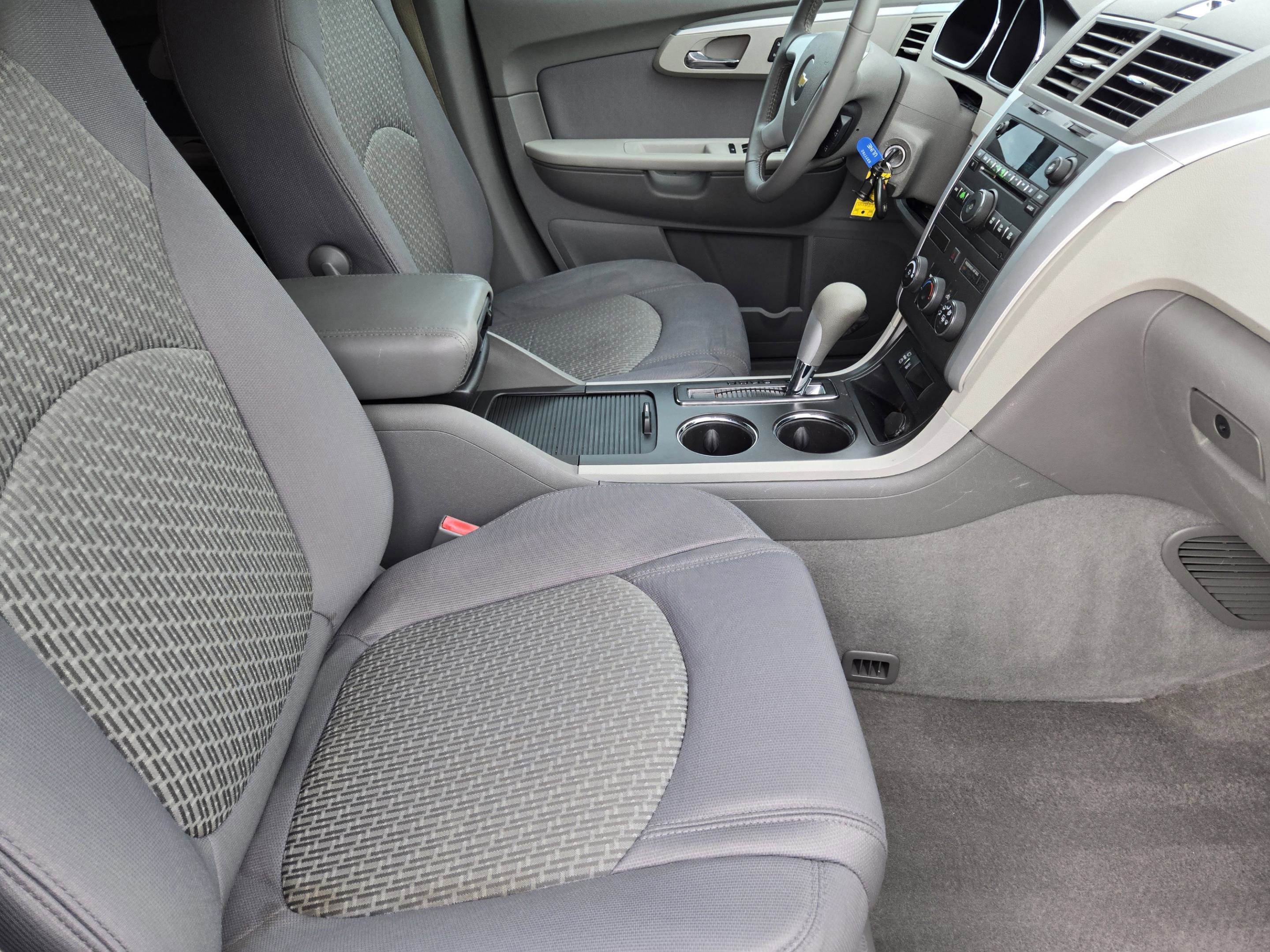 Used 2012 Chevrolet Traverse LS FWD image 10