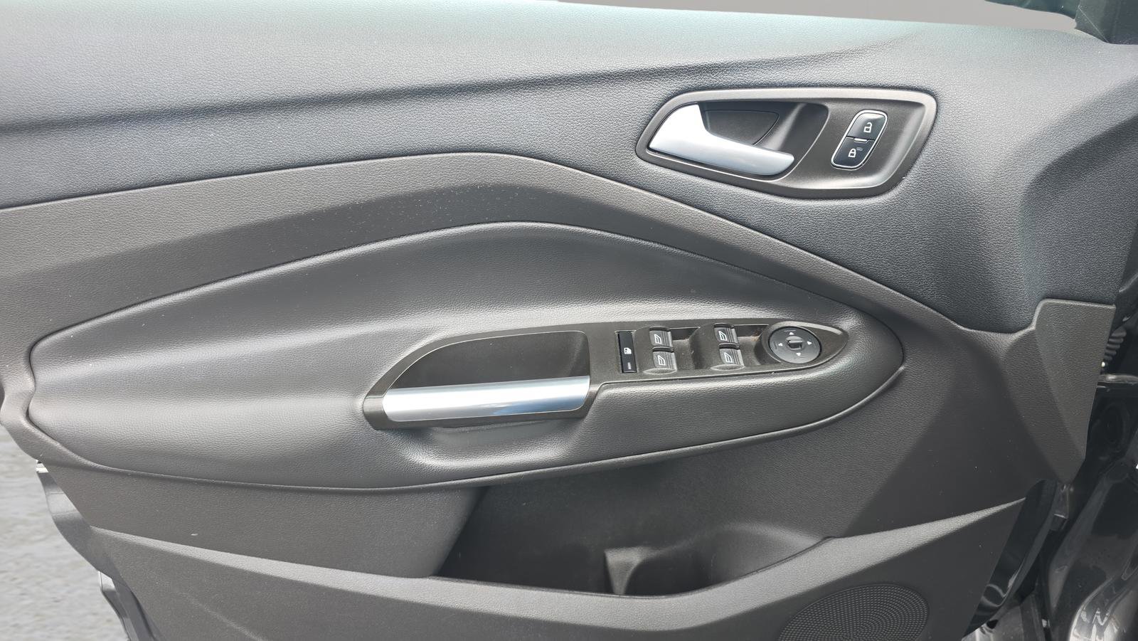 Used 2017 Ford C-MAX SE FWD image 18