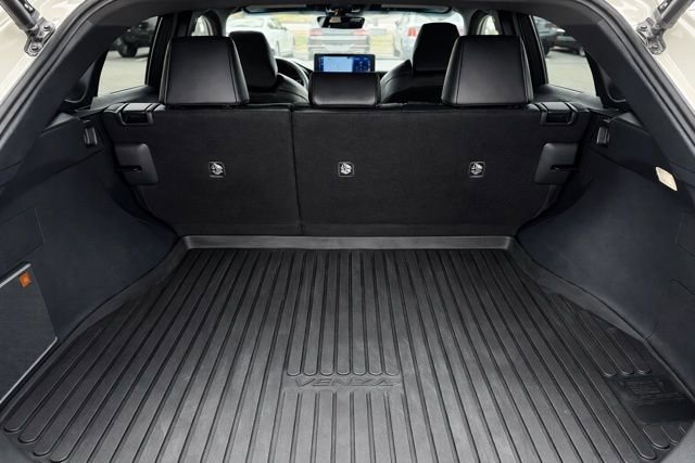 Used 2022 Toyota Venza XLE image 9