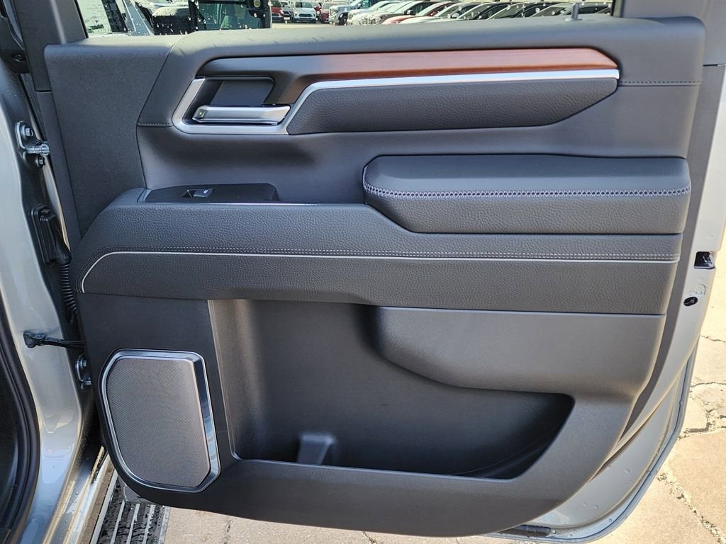 New 2026 GMC Sierra 3500 Denali w/ LPO, Black Badging Package image 43