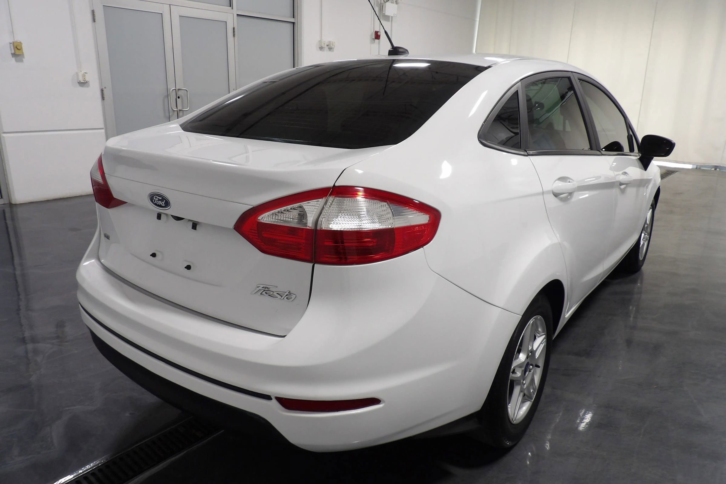 Used 2019 Ford Fiesta SE FWD image 4