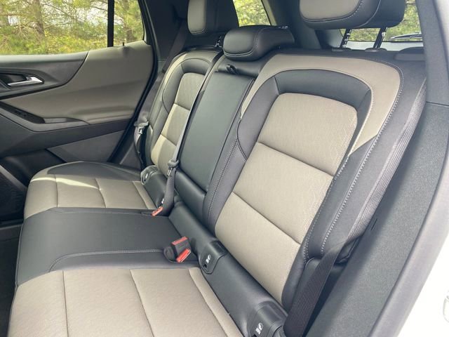 New 2026 Chevrolet Equinox LT w/ Convenience Package II AWD/4WD image 18