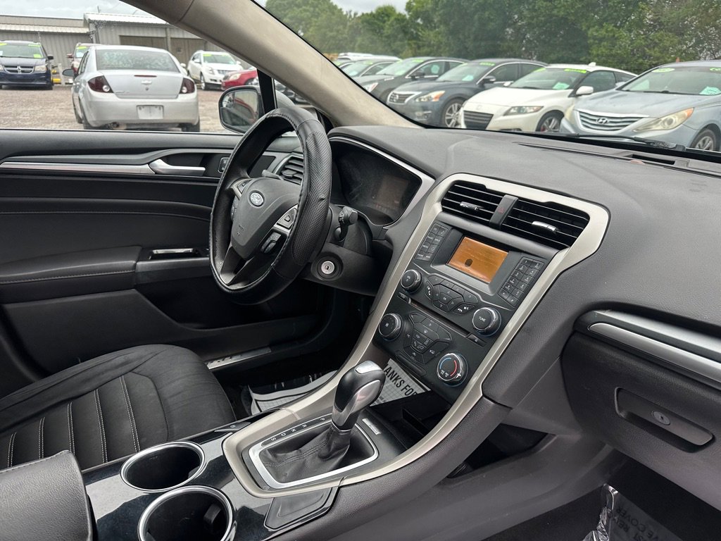 Used 2014 Ford Fusion SE image 8