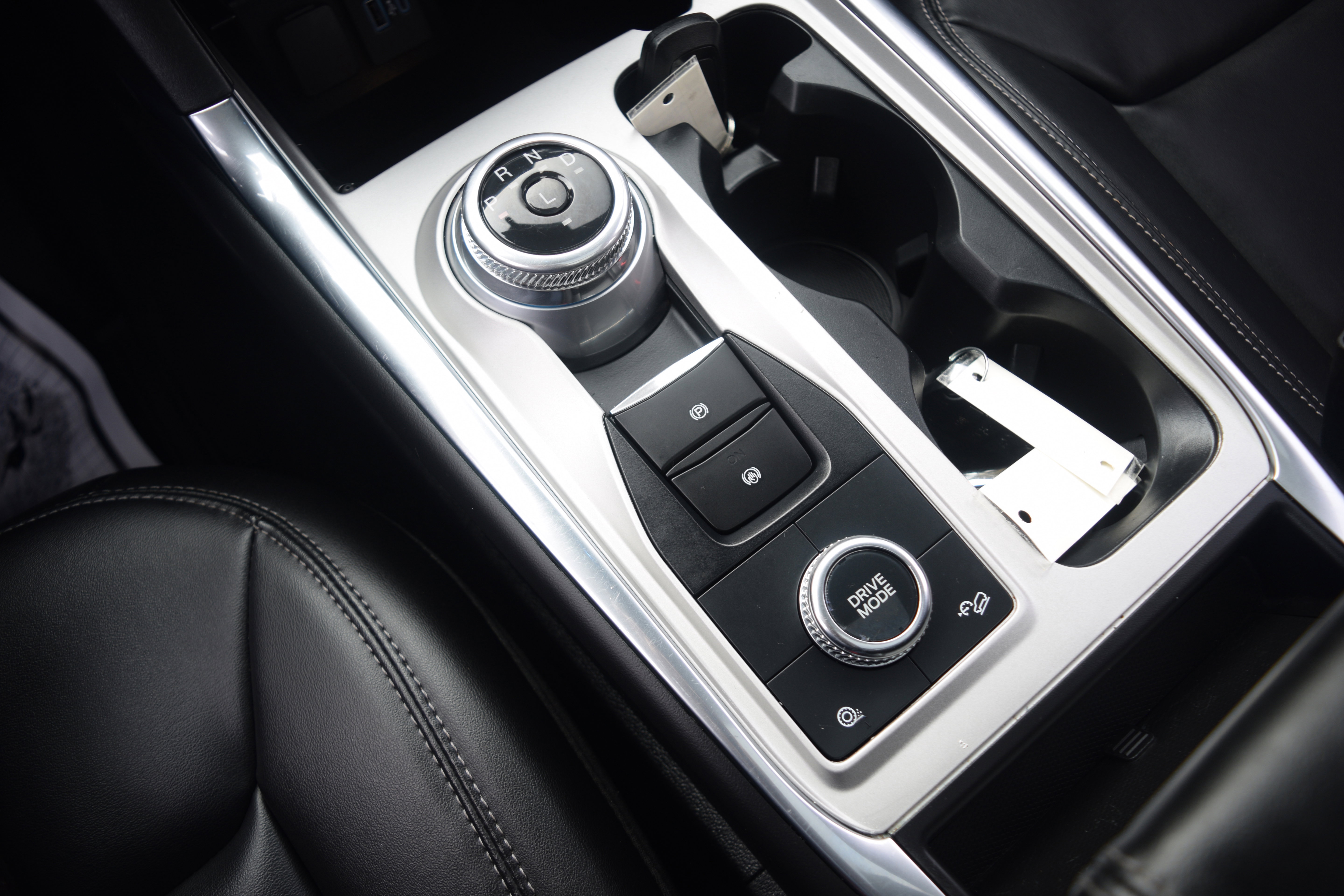 Used 2023 Ford Explorer XLT w/ Equipment Group 202A image 12