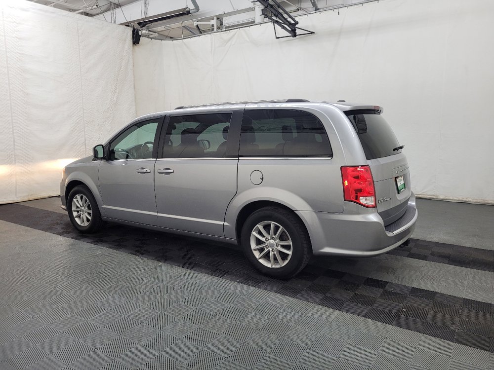 Used 2019 Dodge Grand Caravan SXT w/ Driver Convenience Group FWD image 3
