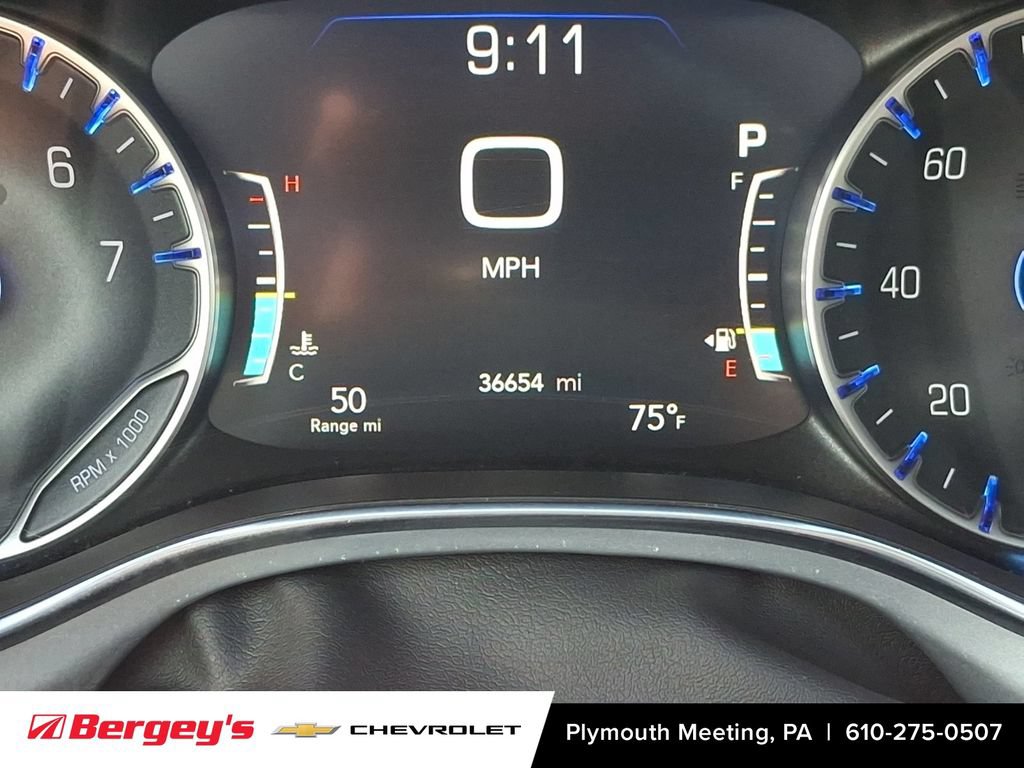 Used 2025 Chrysler Pacifica Limited FWD image 25
