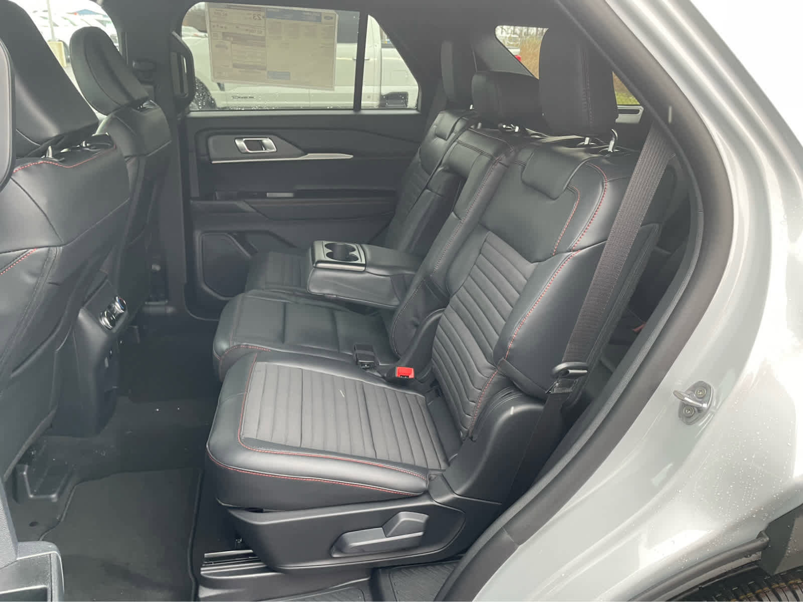 Used 2026 Ford Explorer ST-Line w/ ST-Line Street Pack image 36