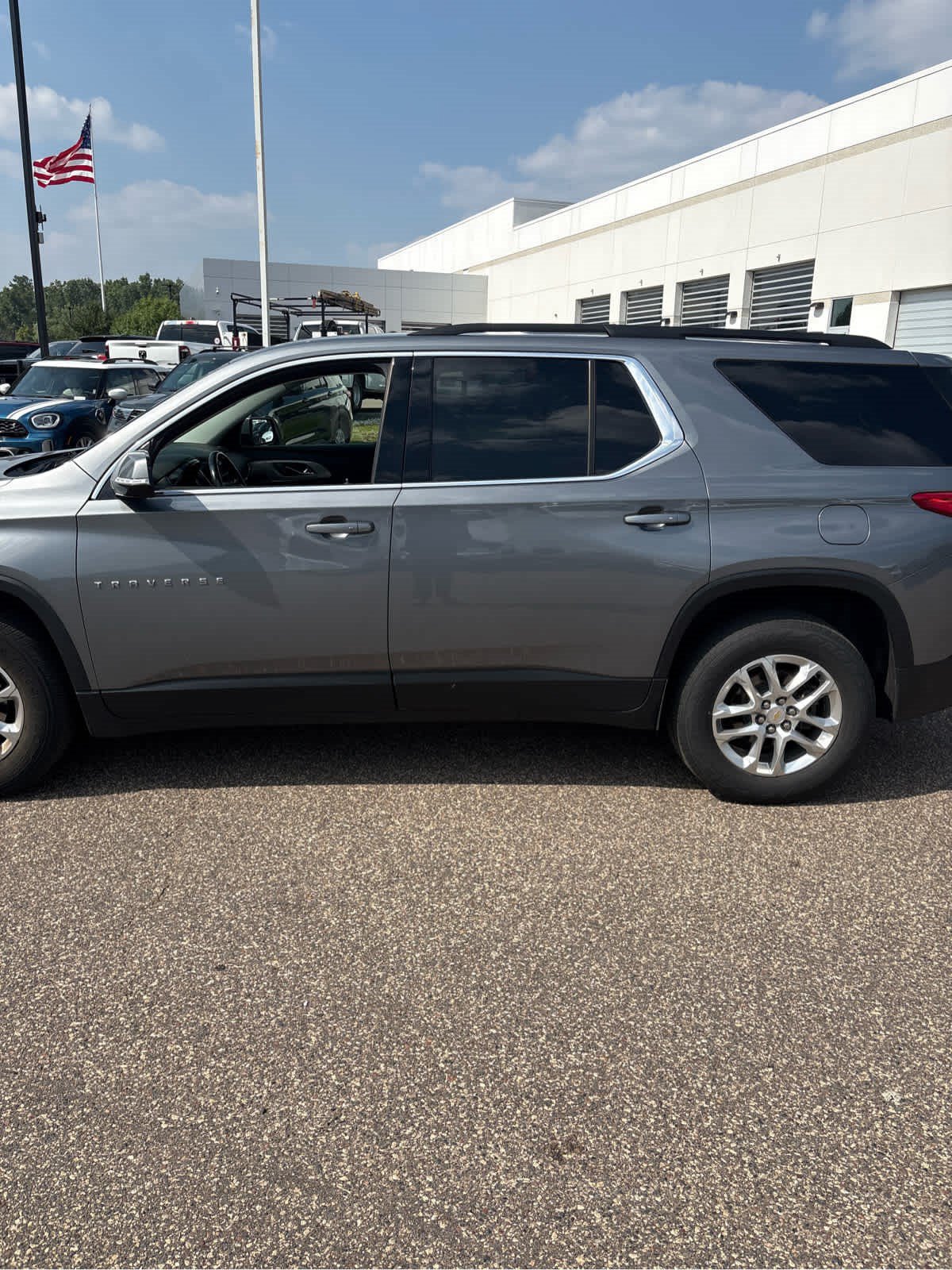 Used 2019 Chevrolet Traverse LT w/ LPO, Floor Liner Package AWD/4WD image 6