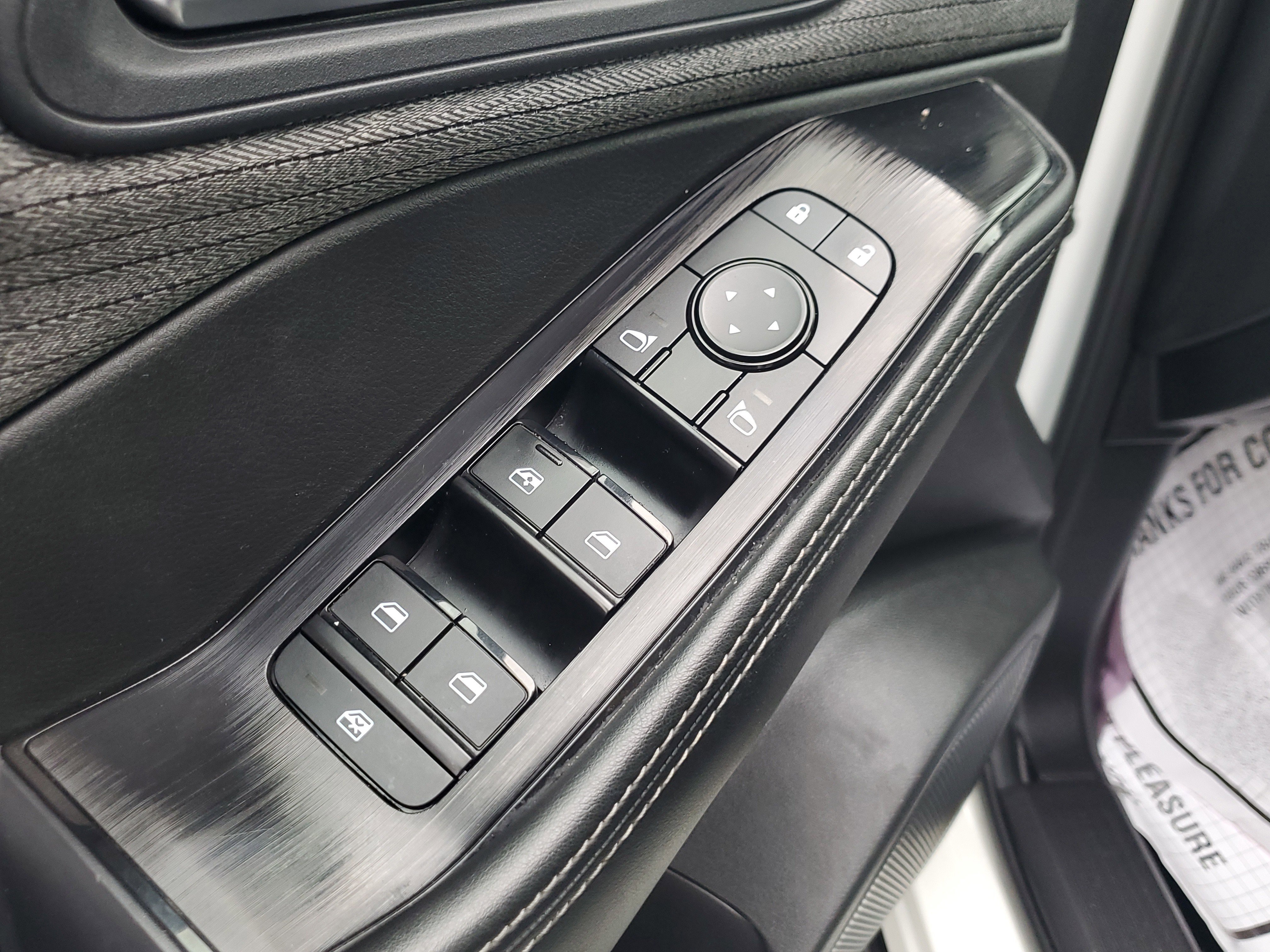 Used 2023 Nissan Rogue SV image 17