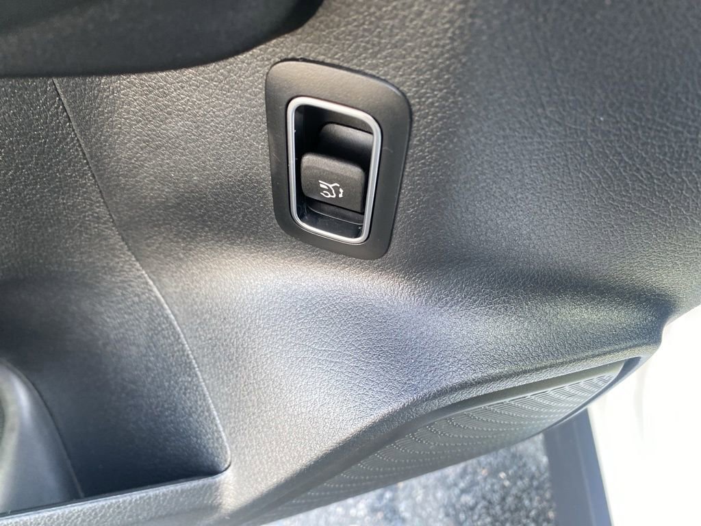 Used 2023 Mercedes-Benz GLB 250 GLB 250 image 13