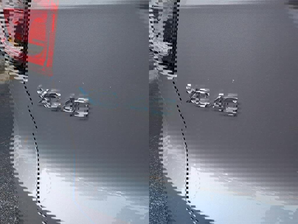 New 2026 Volvo XC40 B4 Plus w/ Climate Package image 5