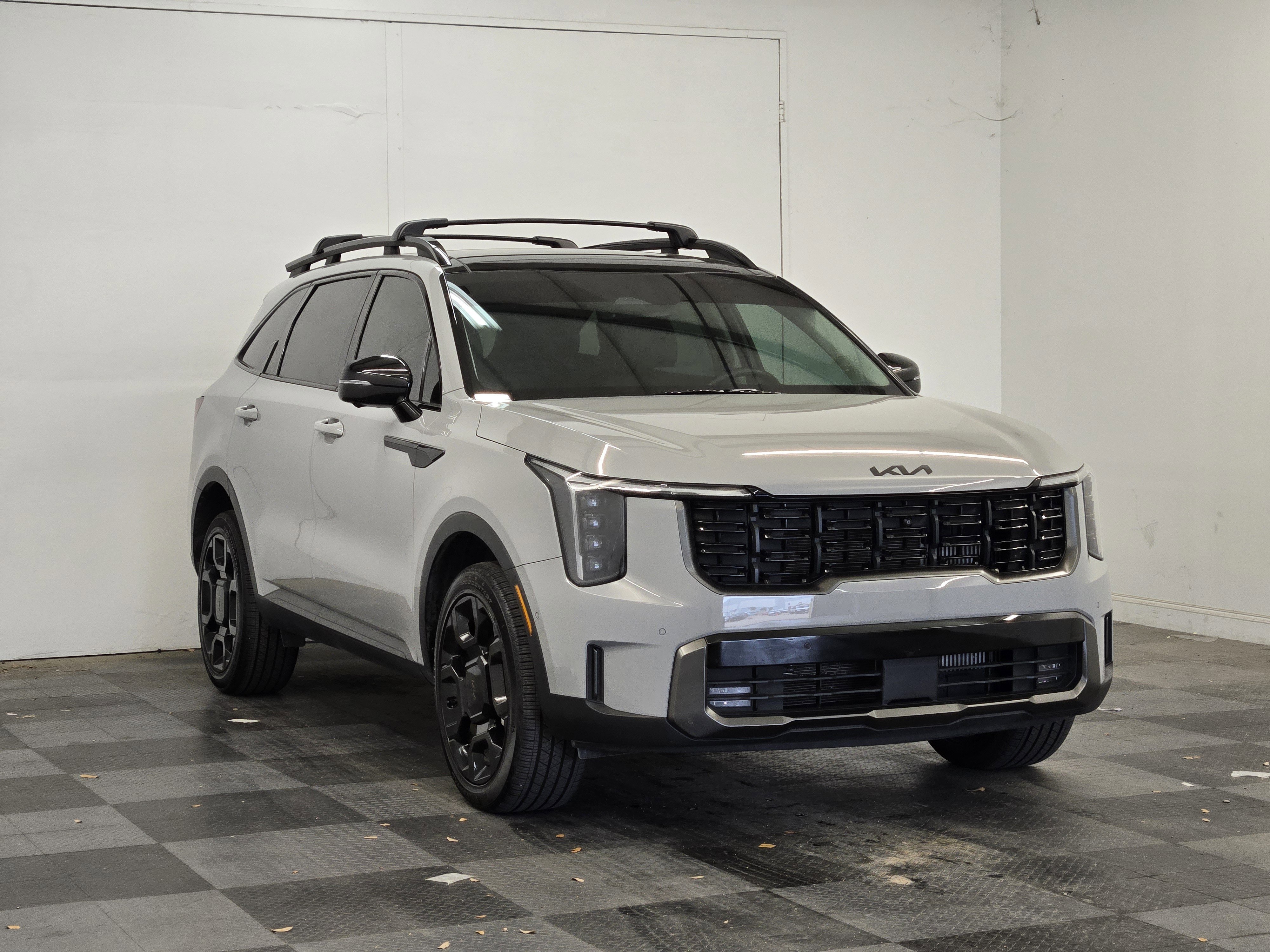 Used 2025 Kia Sorento SX AWD/4WD image 2