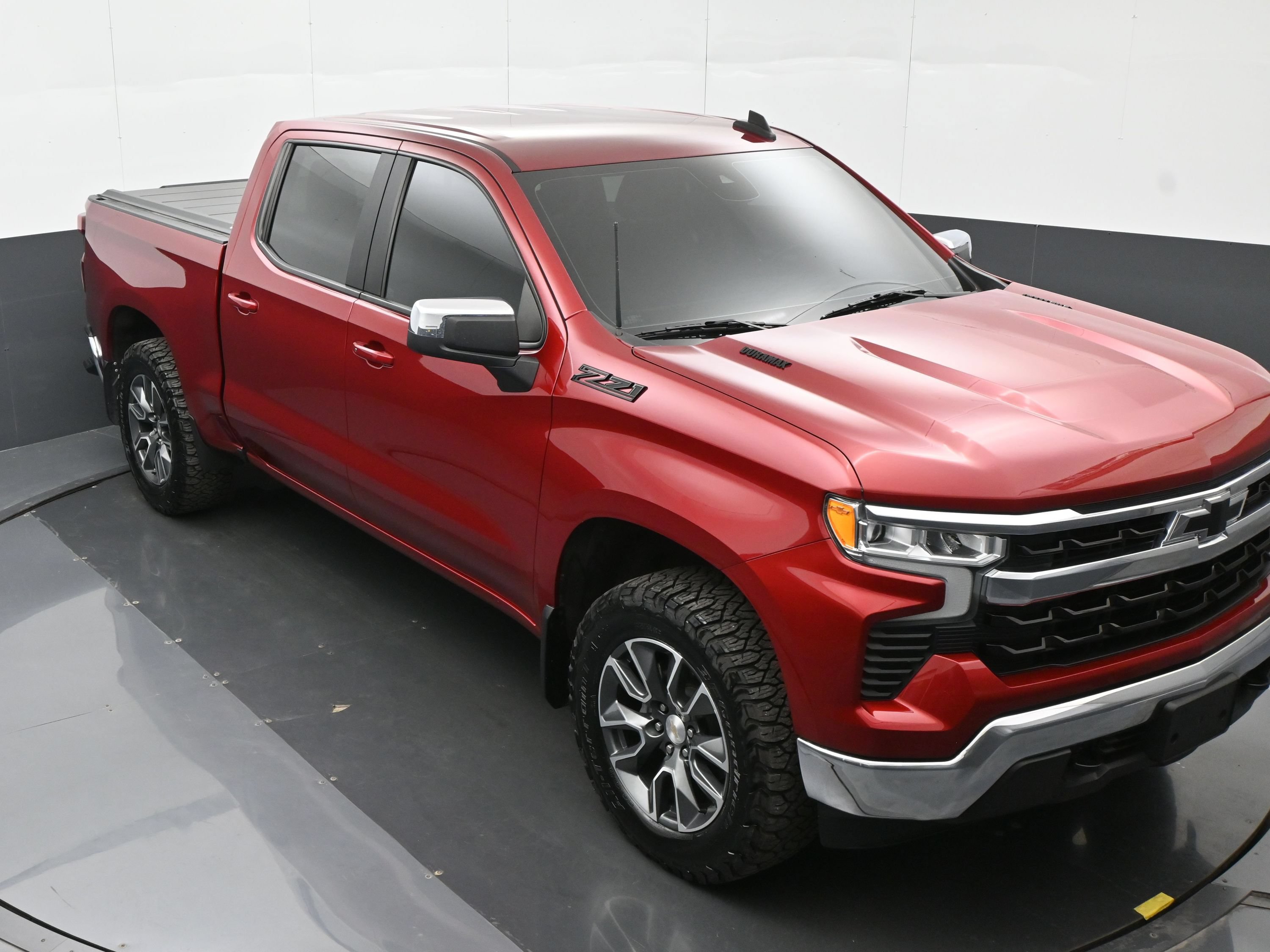 Used 2023 Chevrolet Silverado 1500 LT AWD/4WD image 32