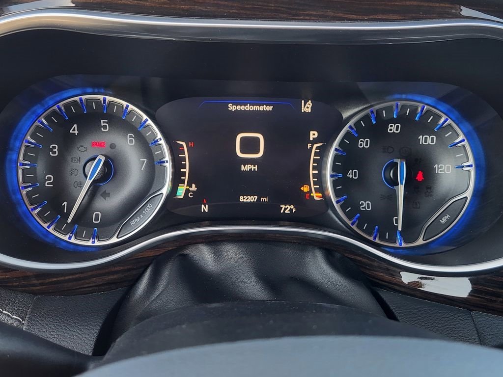 Used 2023 Chrysler Pacifica Limited image 17