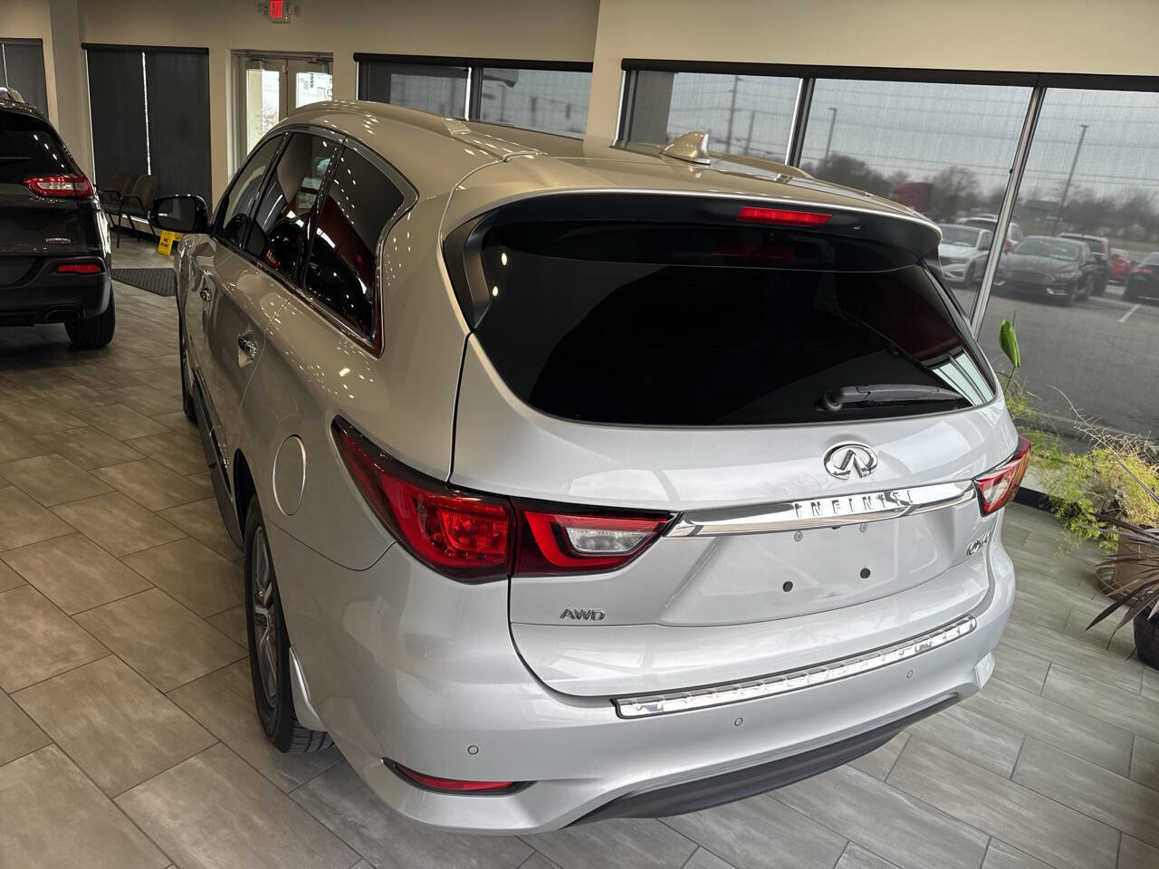 Used 2020 INFINITI QX60 Luxe w/ Essential Package AWD/4WD image 10