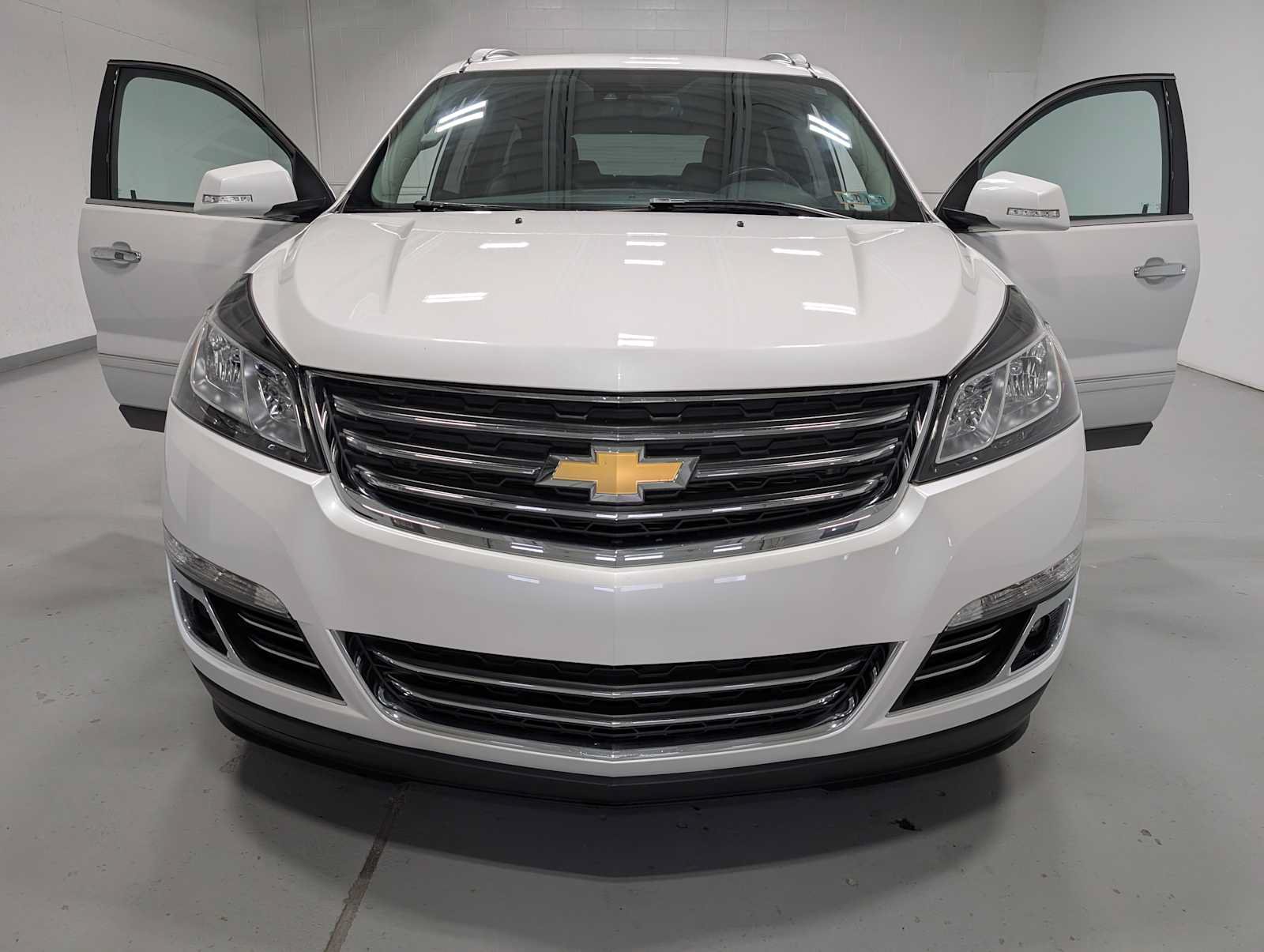 Used 2017 Chevrolet Traverse Premier AWD/4WD image 16