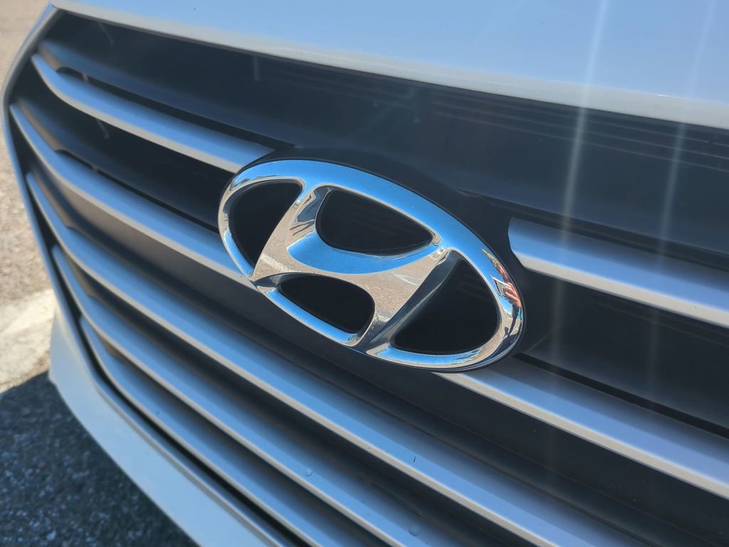 Used 2018 Hyundai Elantra SEL w/ Cargo Package image 13