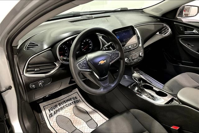 Used 2021 Chevrolet Malibu LS FWD image 17