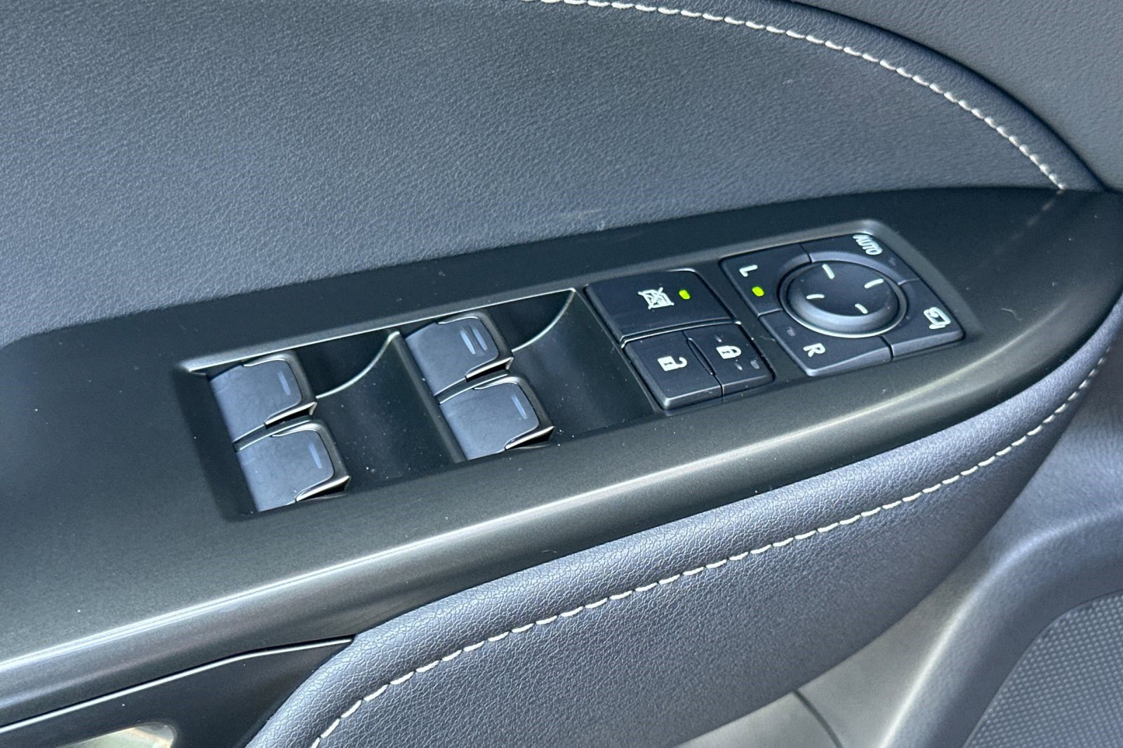 Used 2025 Lexus NX 450h+ AWD w/ Towing Package (2000 Lbs) image 13