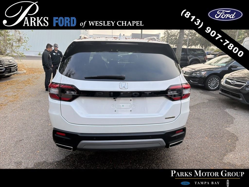 Used 2024 Honda Pilot Touring image 9