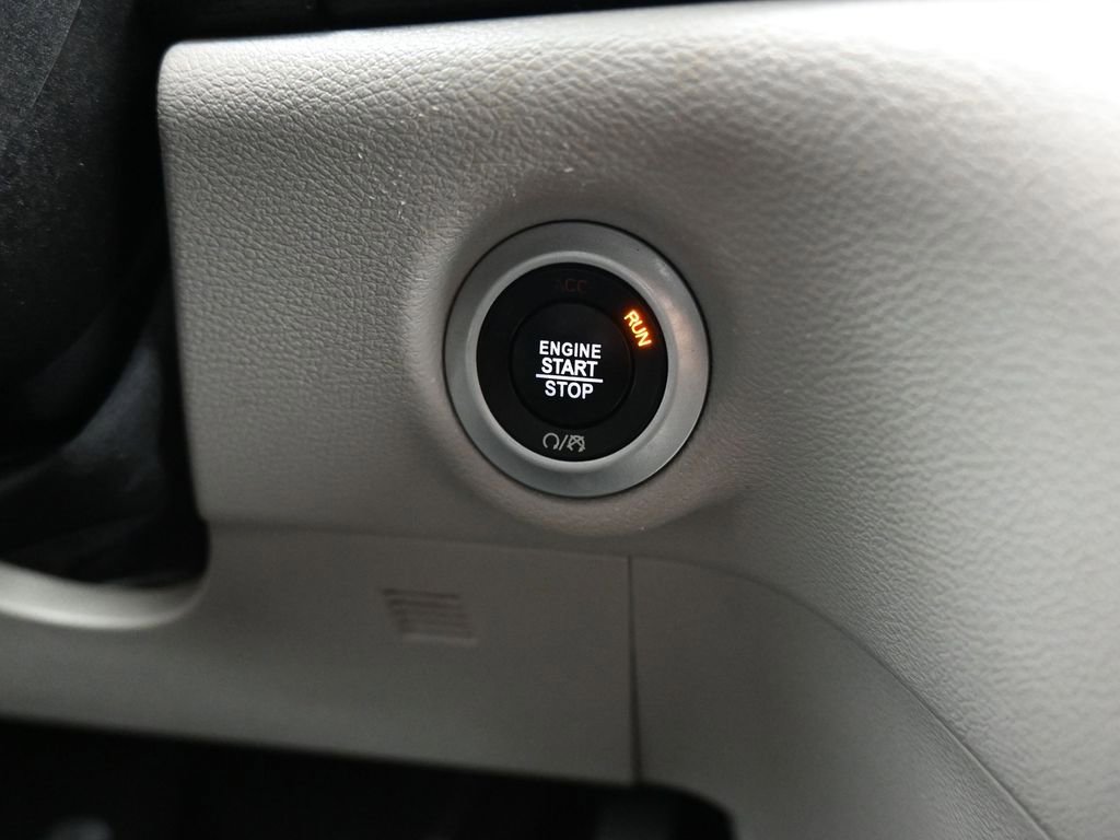 Used 2023 Chrysler Voyager LX image 27