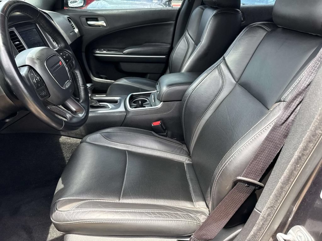 Used 2020 Dodge Charger SXT w/ Leather Interior Group RWD image 16