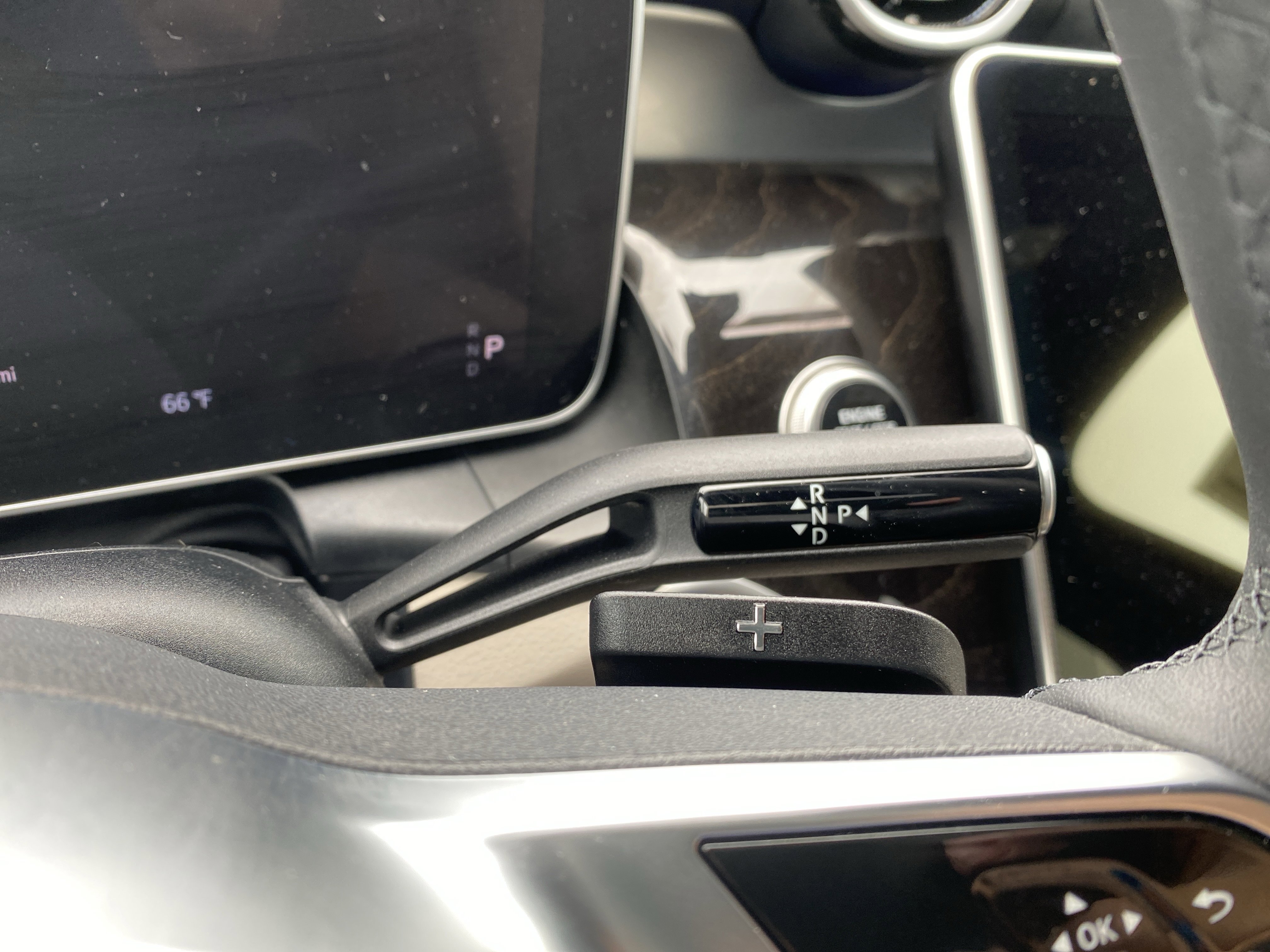 Used 2025 Mercedes-Benz GLC 300 4MATIC image 18