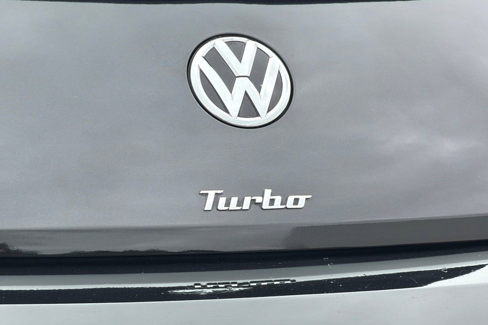 Used 2017 Volkswagen Beetle 1.8T S image 24