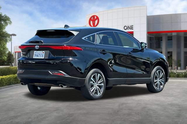 Used 2023 Toyota Venza LE AWD/4WD image 5