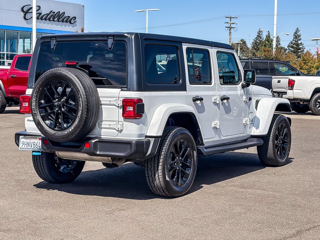 Used 2023 Jeep Wrangler Unlimited Sahara AWD/4WD image 4