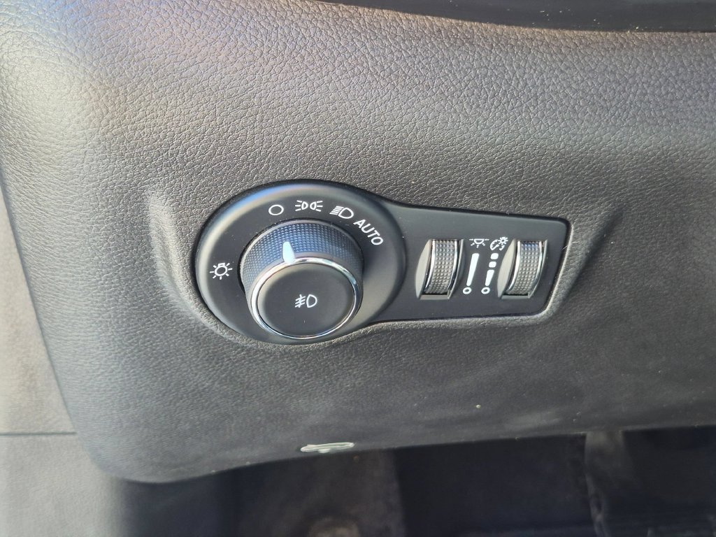 Certified 2023 Jeep Compass Limited AWD/4WD image 14