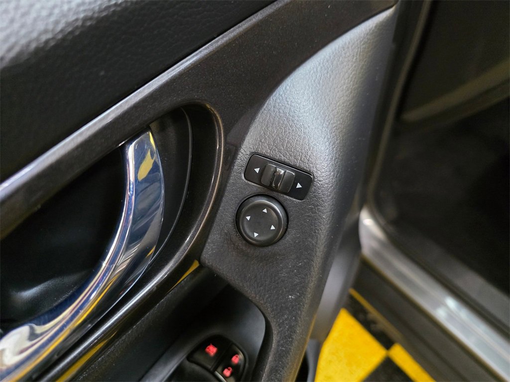 Used 2020 Nissan Rogue SV image 21