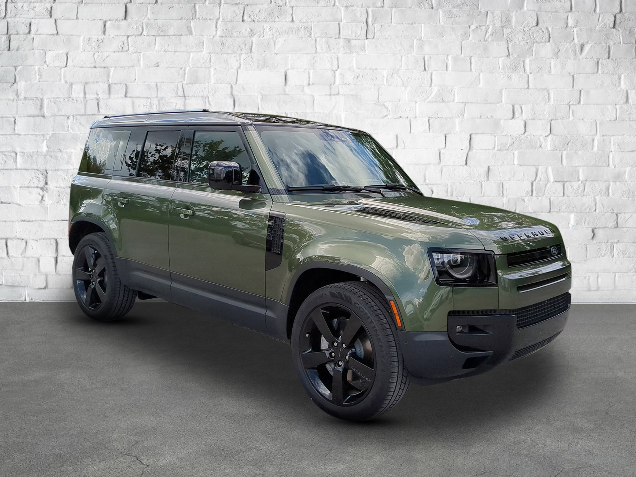 New 2026 Land Rover Defender 110 S image 8