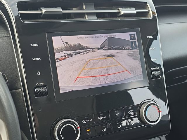 Used 2023 Hyundai Tucson SE image 17