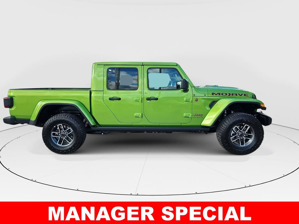 New 2025 Jeep Gladiator Mojave w/ Convenience Group AWD/4WD video 2