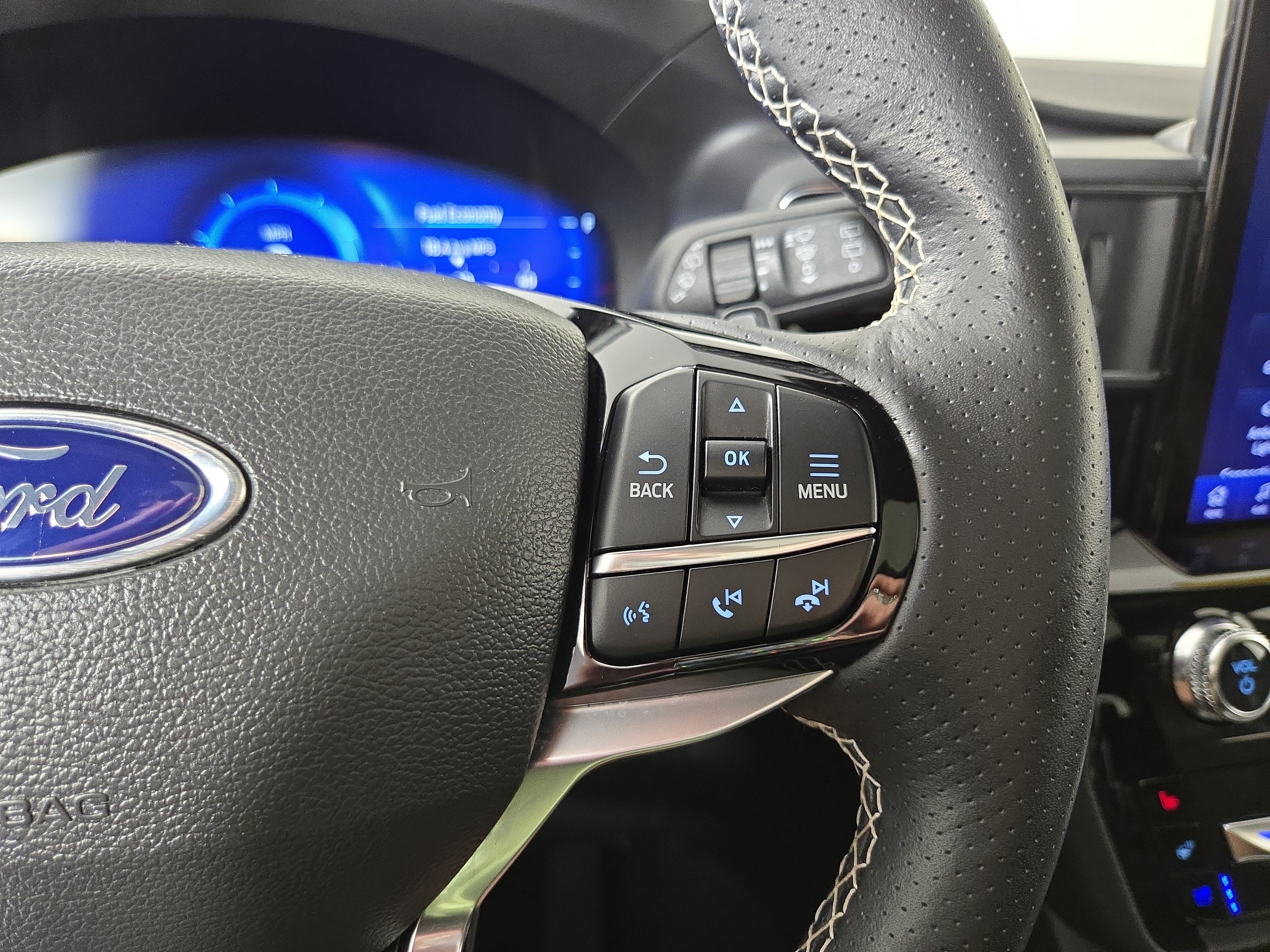 Used 2023 Ford Explorer ST w/ Equipment Group 401A AWD/4WD image 17
