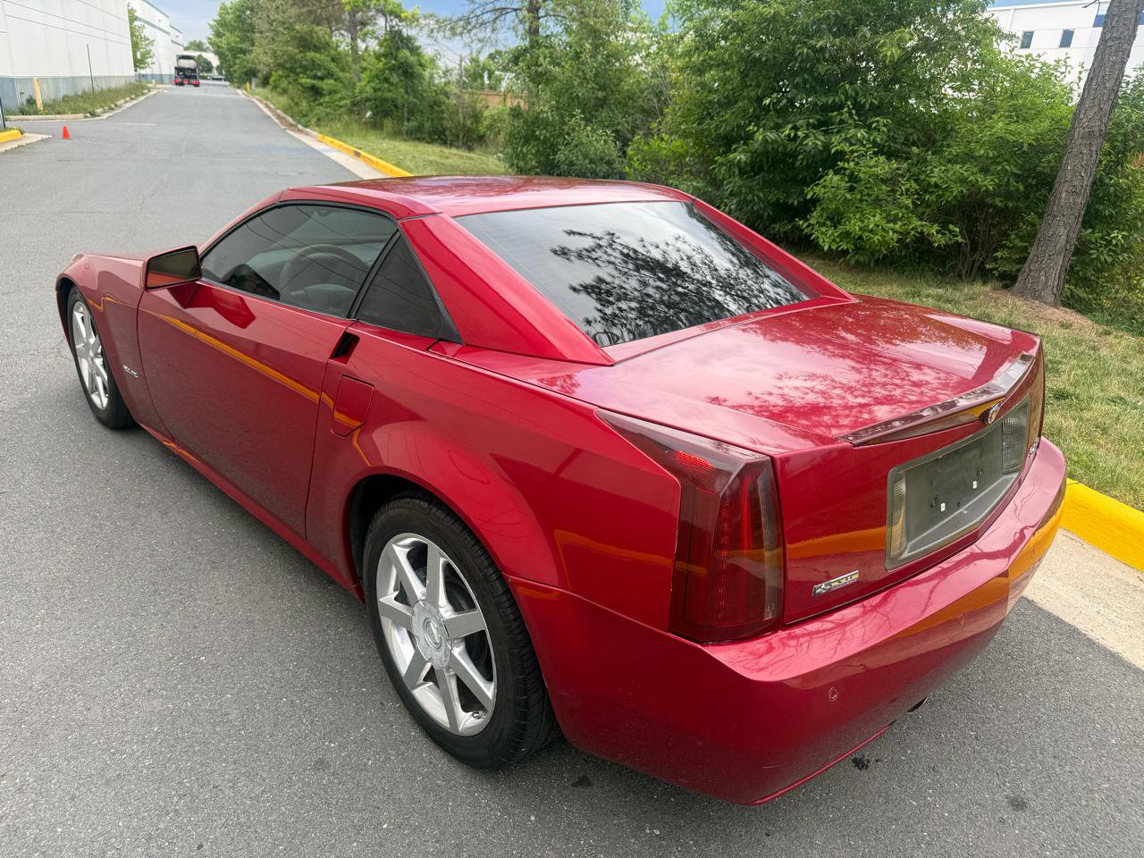 Used 2004 Cadillac XLR RWD image 18