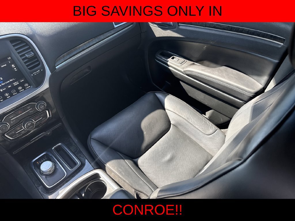 Used 2022 Chrysler 300 Touring L w/ Popular Equipment Group RWD image 27