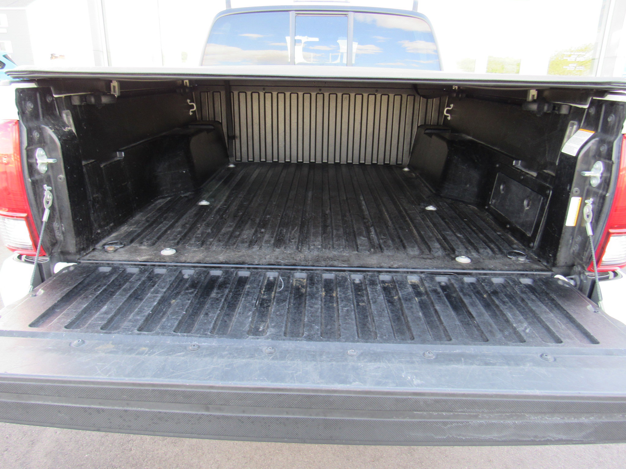 Used 2023 Toyota Tacoma SR AWD/4WD image 37