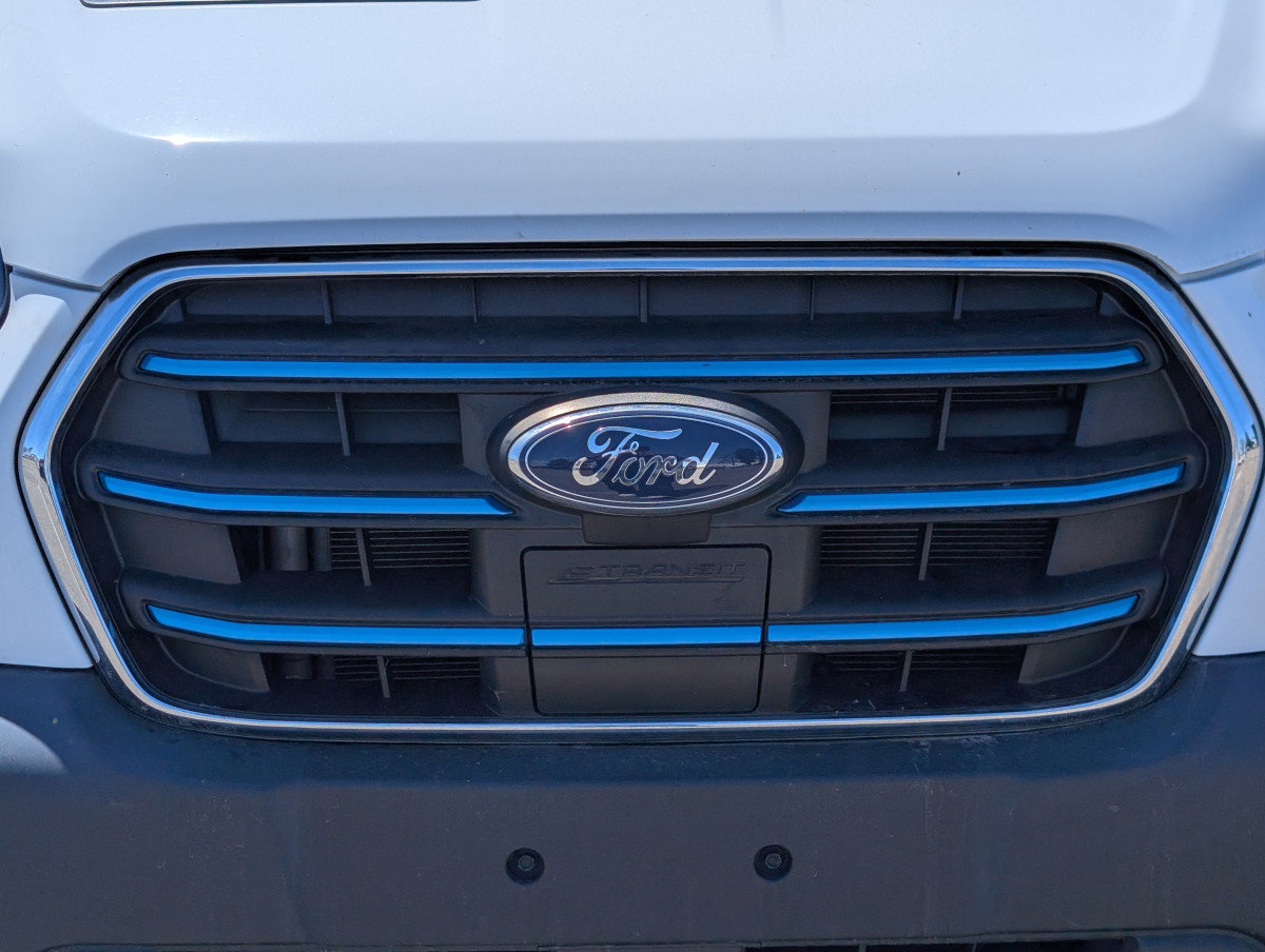 Used 2023 Ford E-Transit Medium Roof image 3