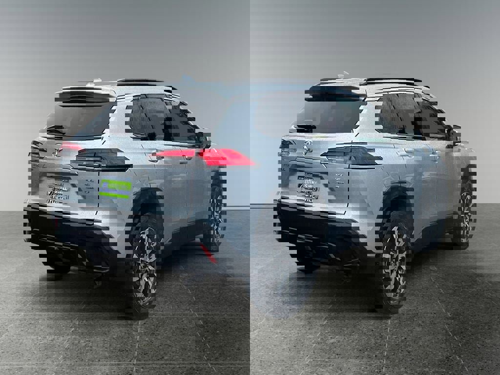 Used 2024 Toyota Corolla Cross XLE w/ Convenience Package image 7