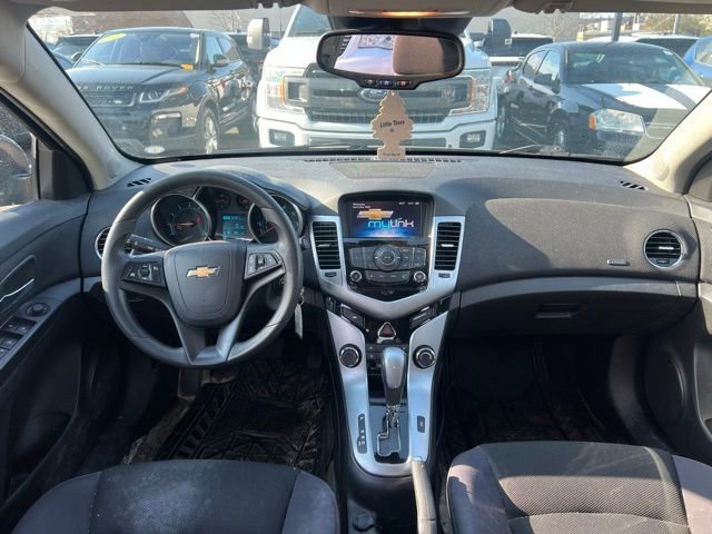 Used 2015 Chevrolet Cruze LT FWD image 14